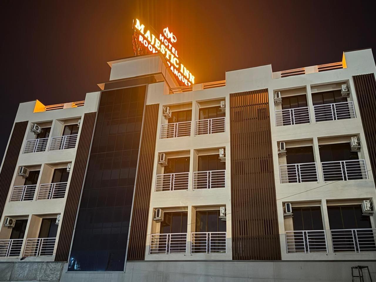Majestic Inn バサイ エクステリア 写真