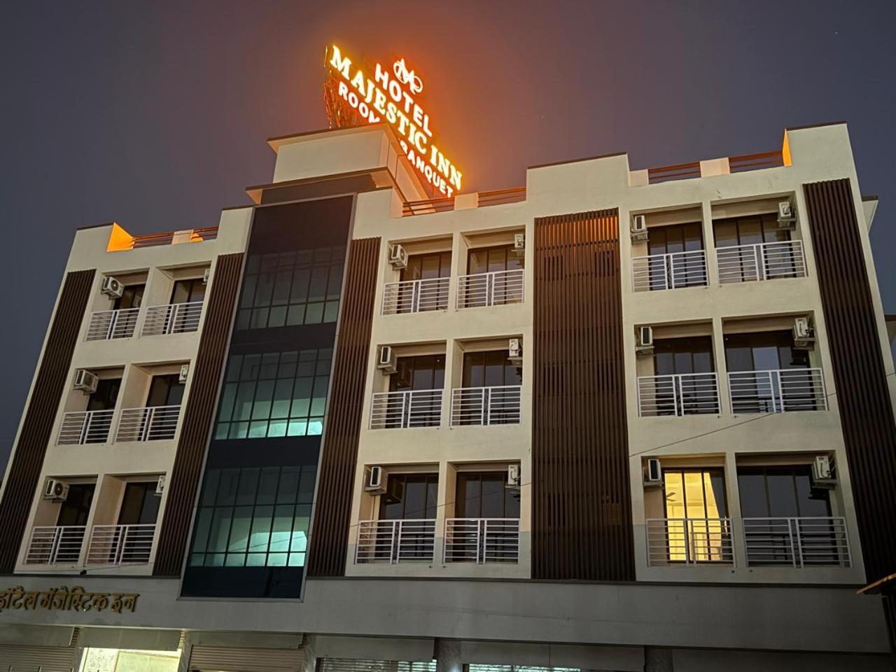 Majestic Inn バサイ エクステリア 写真
